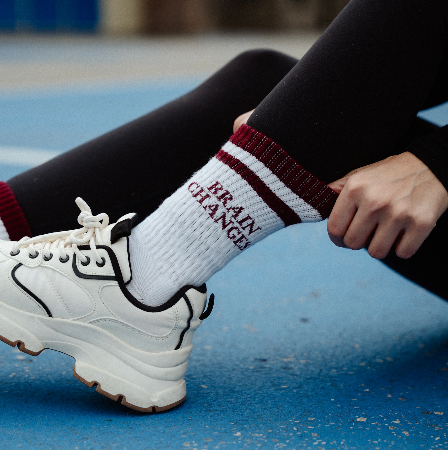 MAROON-STRIPED SCRUNCH SOCKS