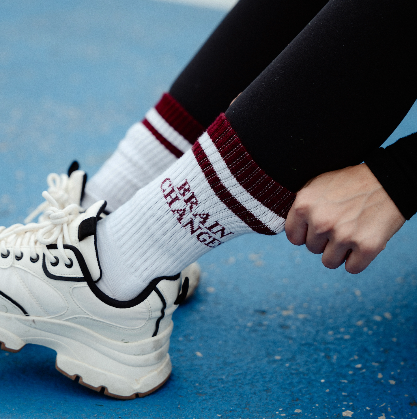 MAROON-STRIPED SCRUNCH SOCKS